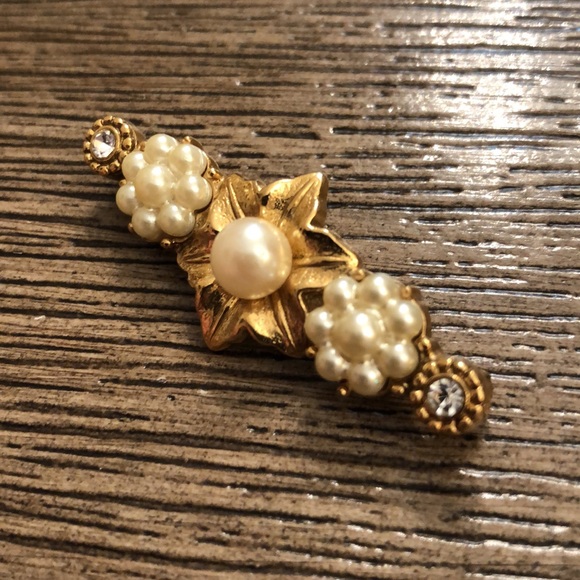 Vintage 1928 Brand Faux Pearl Flower & Rhinestone Bar Pin - Picture 6 of 14